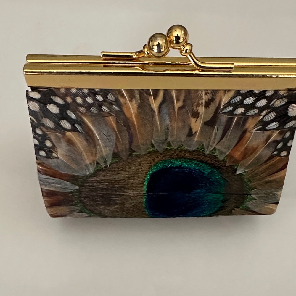 Elegant Feather Coin purse with Gold Accents